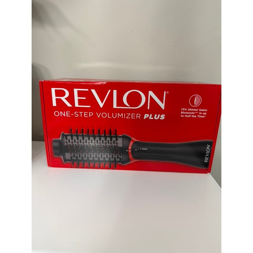 Revlon One-Step Volumizer Plus Hair Dryer Brush Black RVDR5298 NWT